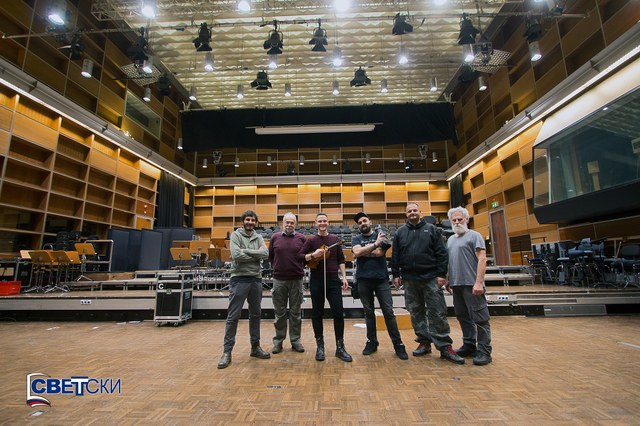 Ekipa "Šta hoćeš" na snimanju serije Svetski sa maestrom Stankom Madićem u Minhenu Ekipa "Šta hoćeš" na snimanju serije Svetski sa maestrom Stankom Madićem u Minhenu