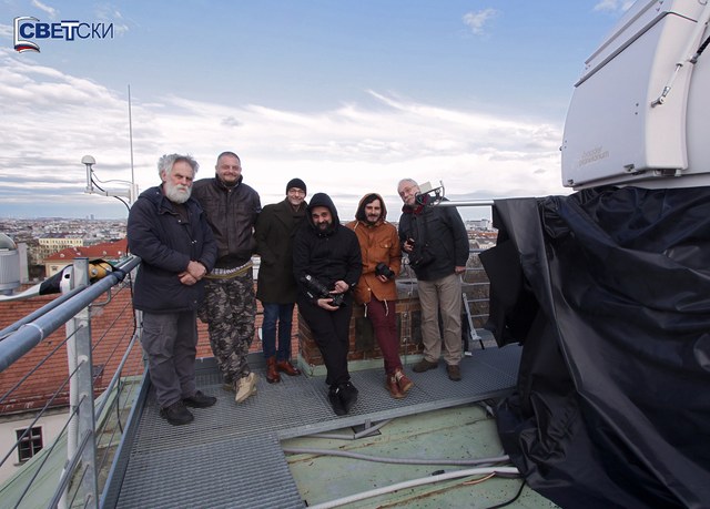 Ekipa "Šta hoćeš" na snimanju serije Svetski sa profesorom Časlavom Bruknerom u Beču Ekipa "Šta hoćeš" na snimanju serije Svetski sa profesorom Časlavom Bruknerom u Beču